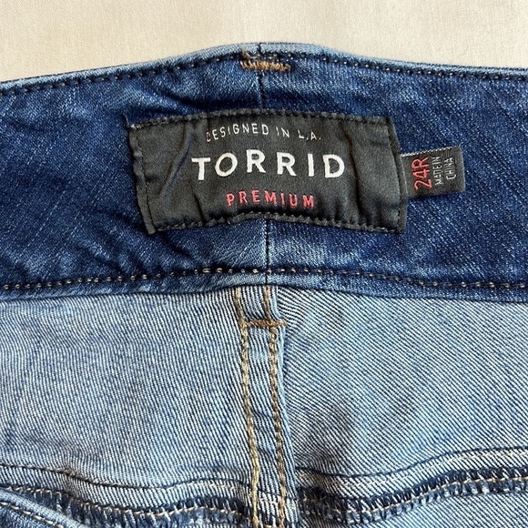 Torrid Jeggings distressed skinny jeans, size 24 R - Picture 6 of 9